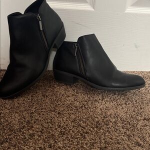 Sonoma Black Ankle Boots with side zippers on outside size 11
